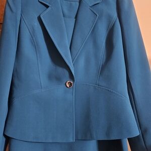 Ladies 3pc suit size 10